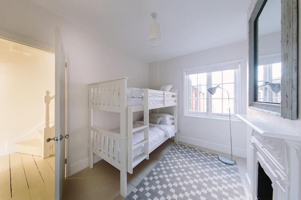 Beautiful House, Cirencester Centre, Parking Exterior photo